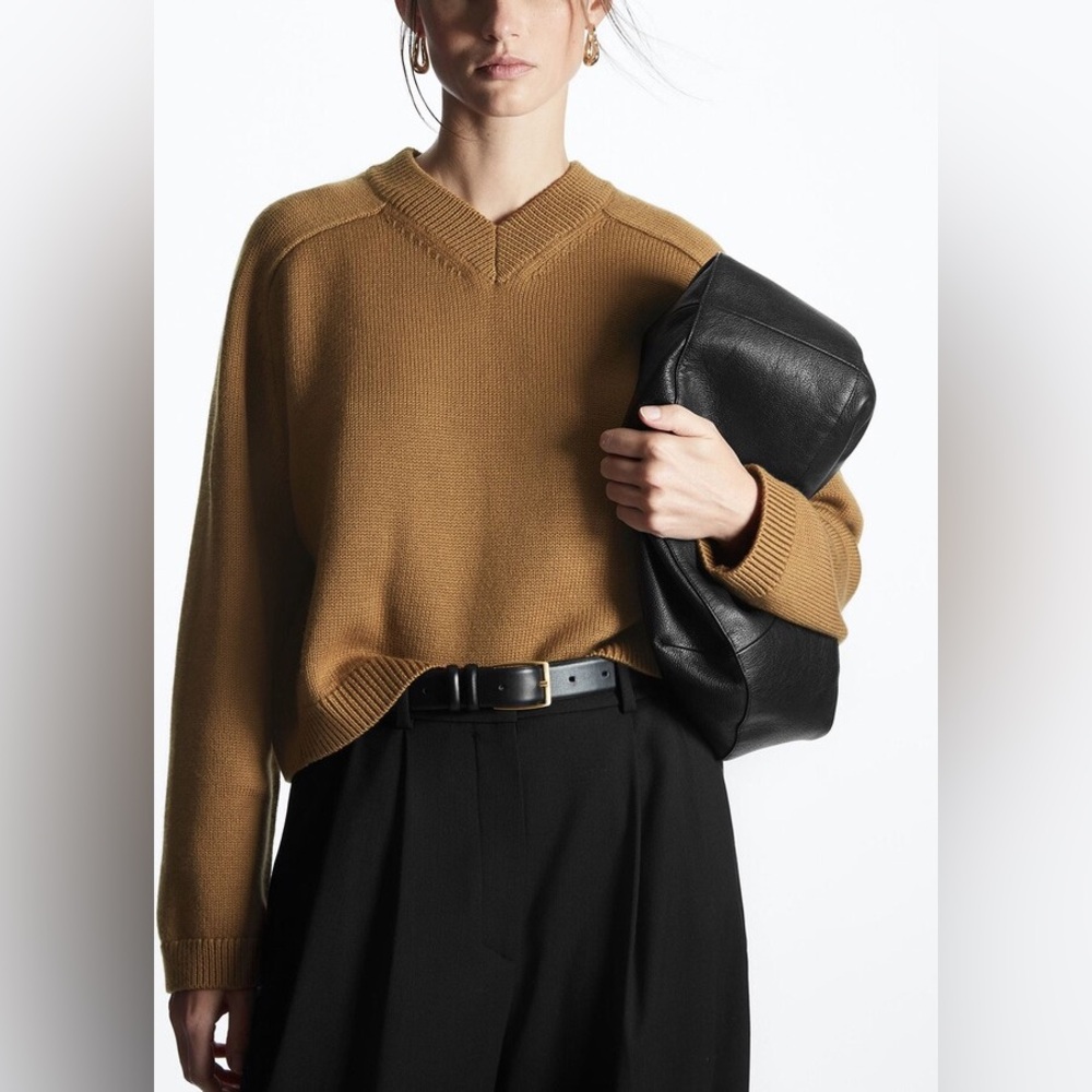 COS V-Neck Marino Wool Jumper - M